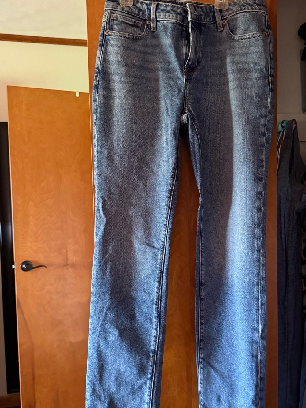 American Eagle Outfitters Women's Straight Jeans - Medium Blue Wash